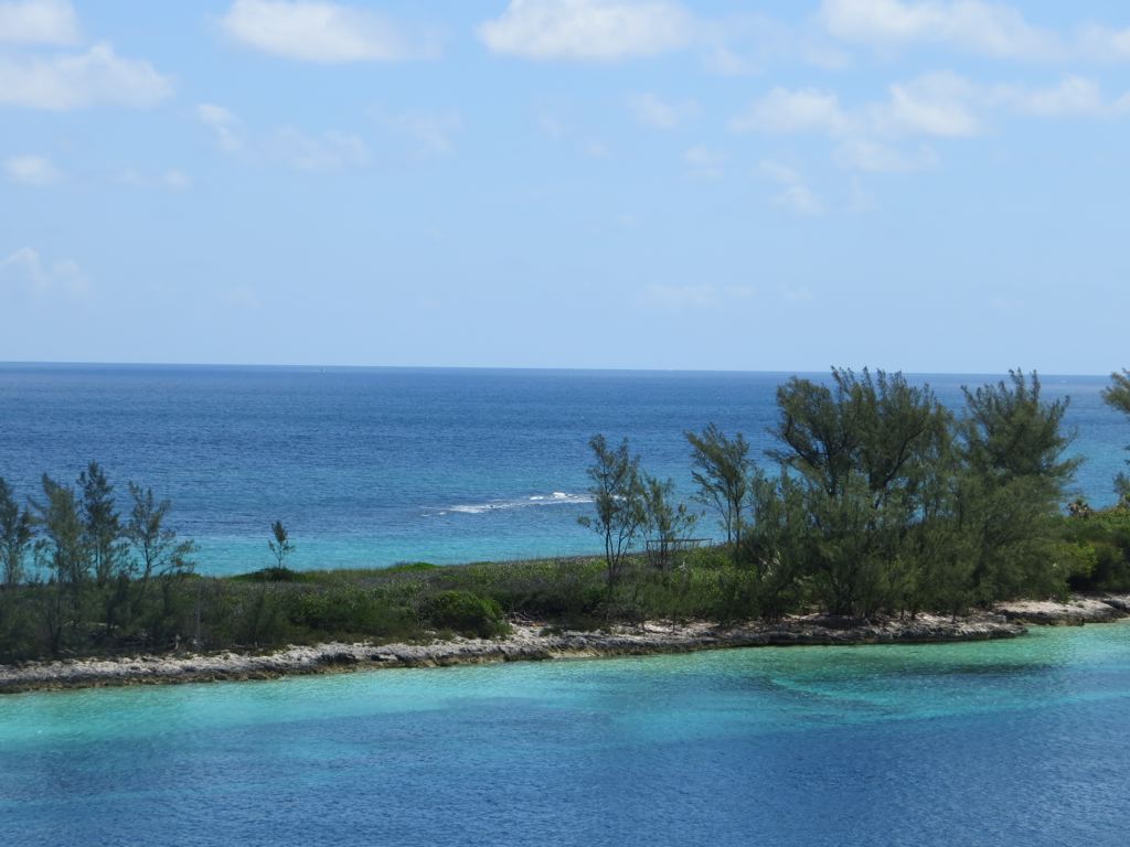 Bahamas (2013)